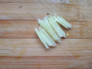 4、香辣皮皮虾,姜切丝