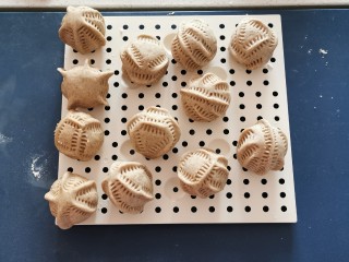 12、黑麦馒头,依次都做好了 再次发酵