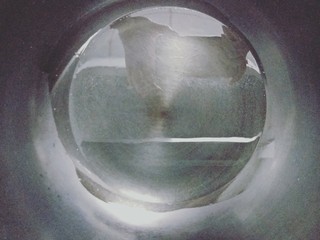 3、蒜蓉小龙虾,锅中倒油