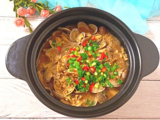 22、花蛤粉丝煲,鲜香美味的花蛤粉丝上桌了
