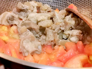 21、西红柿面疙瘩,牛筋加入西红柿中炒