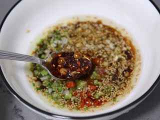 11、酸辣宽粉,1勺辣椒油