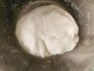 20、芋饺,肉至不干但又不粘手为佳,记得用湿布或者保鲜袋盖起来,以防吹干了