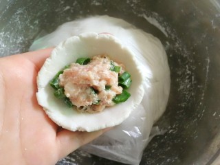 22、芋饺,放适量肉馅,我还放了一点葱花