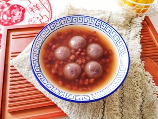 10、红豆汤圆,盛出。