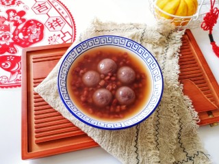 11、红豆汤圆,颜色好漂亮啊!