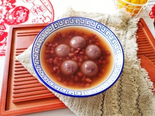 14、红豆汤圆,红豆软烂。