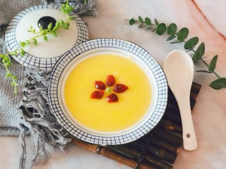 16、玉米面糊糊,放入我们喜爱的果干或坚果类更美味