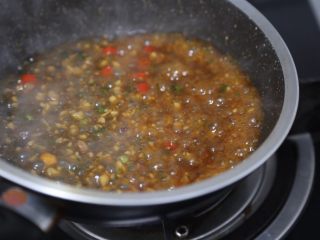 14、蚝油金针菇,煮至浓稠后关火