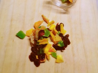 7、小米发糕,水果干准备好