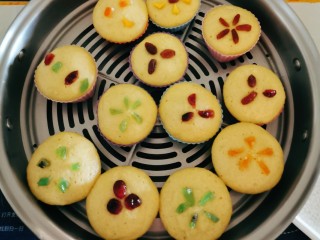 13、小米发糕,蒸好了 胖胖的很可爱