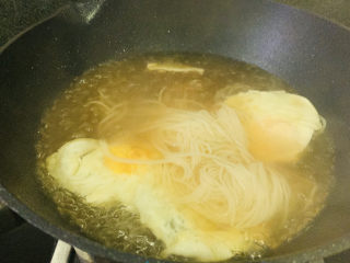 11、荷包蛋焖面,加面条