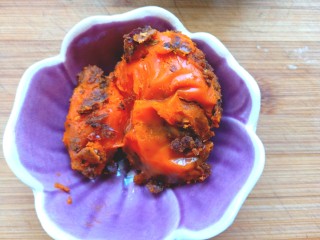 3、香辣毛豆,准备好香辣料