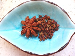 6、香辣毛豆,备好花椒大料