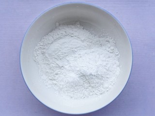 6、冰皮月饼,粘米粉。