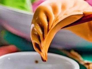 18、彩色水饺,饺子煮出来，晶莹剔透，色泽丰富，用蒸或煎、炸，也各有各的风味儿，美味与颜值并存