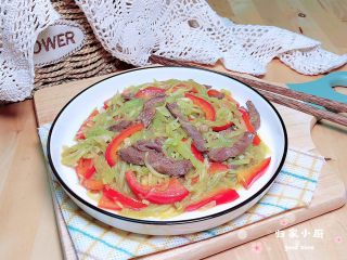 16、莴笋炒牛肉,鲜甜嫩滑的莴笋炒牛肉就上桌了！