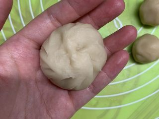 15、红枣酥,包包子一样包起来。