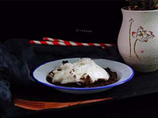 12、鲜奶麻糬,我要教你自己在家做奶香十足入口Q弹的奶香麻薯, 有喜欢吃其他口味的，也可以把蘸料换成你喜欢的口味。比如说花生碎啊，黄豆粉啊，等等等等。