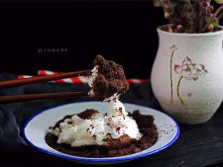 13、鲜奶麻糬,这款麻薯奶香味十足，材料做法都超级简单，跟着我做起来吧！