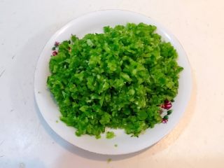 6、三鲜小馄饨,麻椒切成末