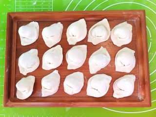 16、三鲜小馄饨,逐一包好的馄饨