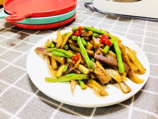 23、豇豆烧茄子,成品图。