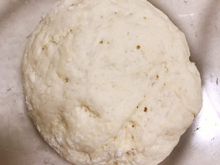 3、花样馒头,发酵至两倍大取出揉搓排气