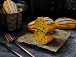 20、亚麻籽南瓜软欧包,成品图