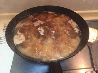 14、糖醋小排,加入大概这么多水。