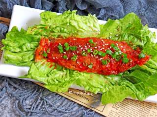 10、香煎龙利鱼,鱼肉嫩而不腻，可以开胃、滋补，经常食用有抗衰老、养颜的功效。