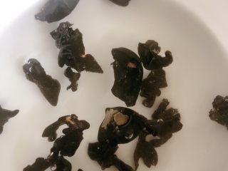 1、莴笋炒木耳,木耳提前泡发