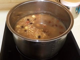 12、传统腊八粥,八宝粥熟了