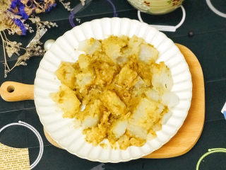 16、煎焖子,口感香香的，弹弹的，有些许粘牙，韭菜的鲜与芝麻香融合一体，非常美味