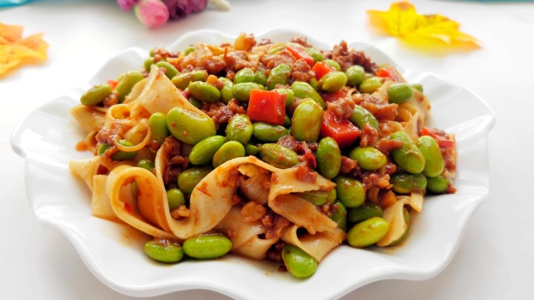 毛豆米肉酱拌面