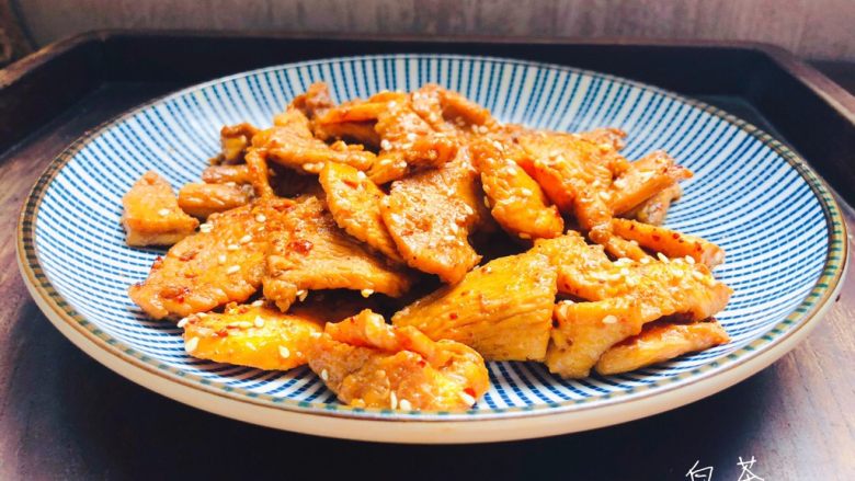 追剧小零食,香辣诱人的鸡胸肉片