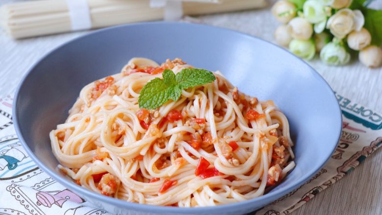 番茄肉酱拌面