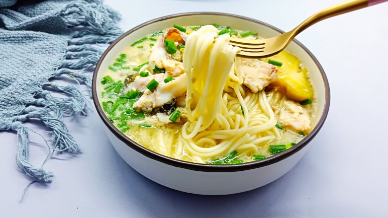 十味 记忆里的味道《酸菜鱼片面》