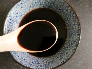 9、卤香辣鸭爪,加2汤匙老抽