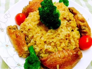 7、鸡翅焖饭,盛盘后自行添加配菜