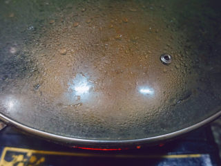 19、三黄鸡炖土豆,中火焖煮6-8分钟