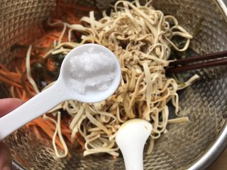 13、凉拌三丝,半勺盐