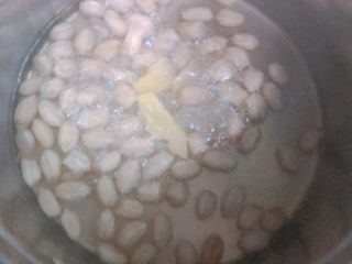 7、醋泡花生米,关火揭开锅盖