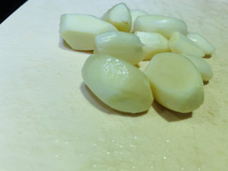 8、蒜泥黄瓜,去皮