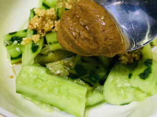 15、蒜泥黄瓜,加芝麻酱