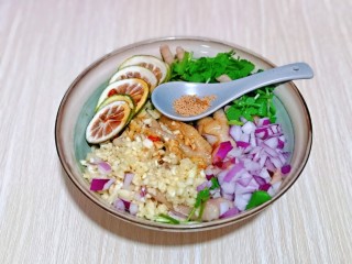 17、百香果柠檬鸡爪,再加入鸡鲜调味料。