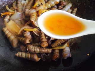 14、下酒菜～爆炒钉螺,一勺料酒