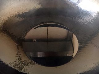 8、春节初二回娘家三鲜卤面四拌菜之一  摊黄菜,锅热后放入适量的油。