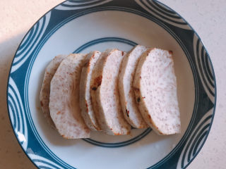 9、芋头扣肉,也炸到表皮金黄。