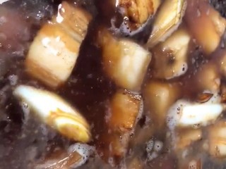 8、红烧肉,小火炖四十五分钟